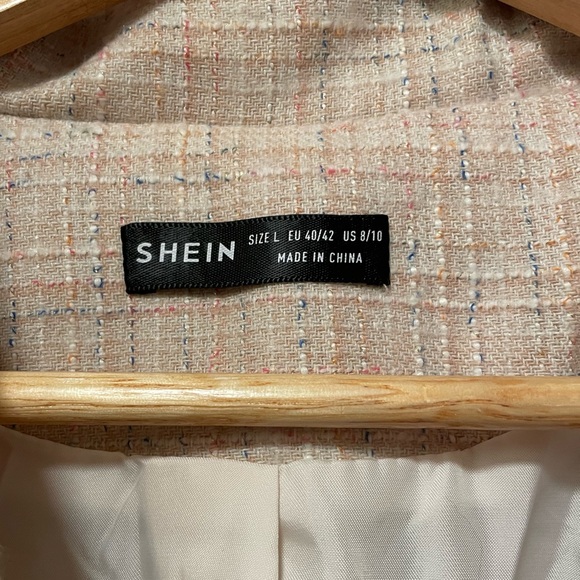 NWOT ✨ NEVER WORN ✨ gorgeous Beige blazer from Shein - Picture 3 of 5